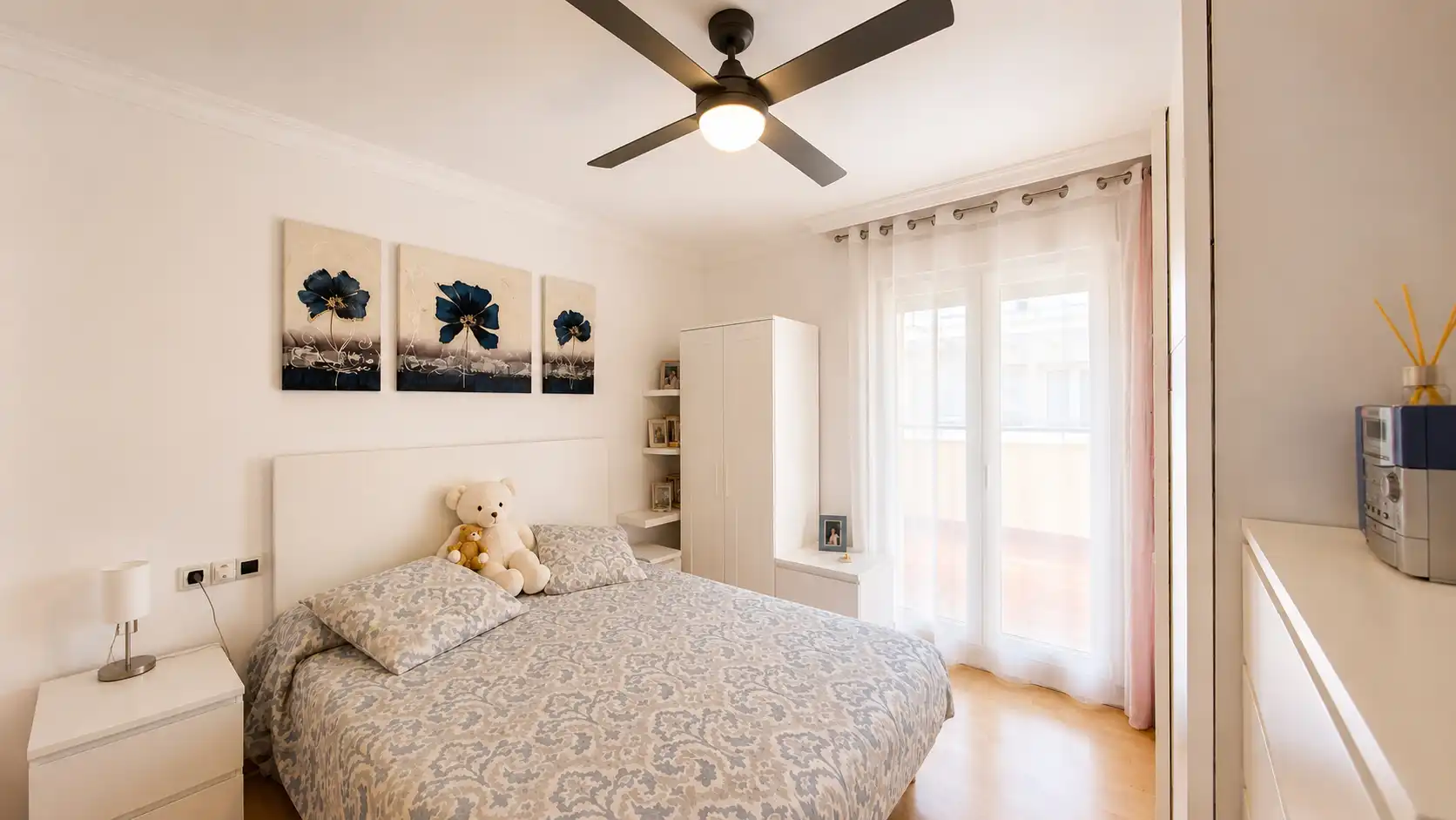 Schlafzimmer von Dachboden zum Verkauf in Vélez-Málaga mit Klimaanlage, Terrasse und Möbliert