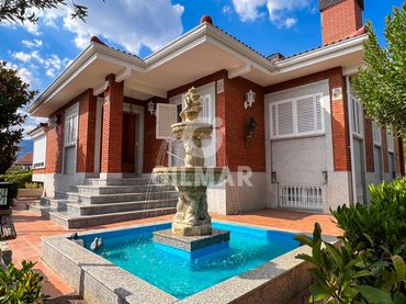 Villa mit Pool zum Verkauf in Soto del Real