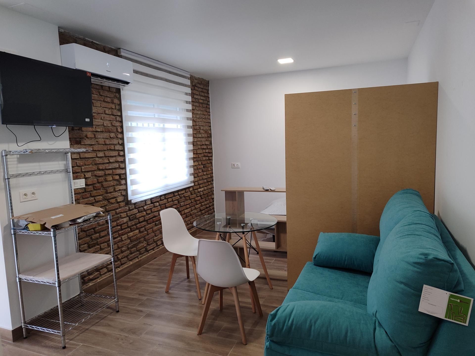 Living room of Flat to rent in  Granada Capital  with Air Conditioner and Furnished