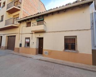 Exterior view of Single-family semi-detached for sale in Valderrobres  with Heating, Terrace and Oven