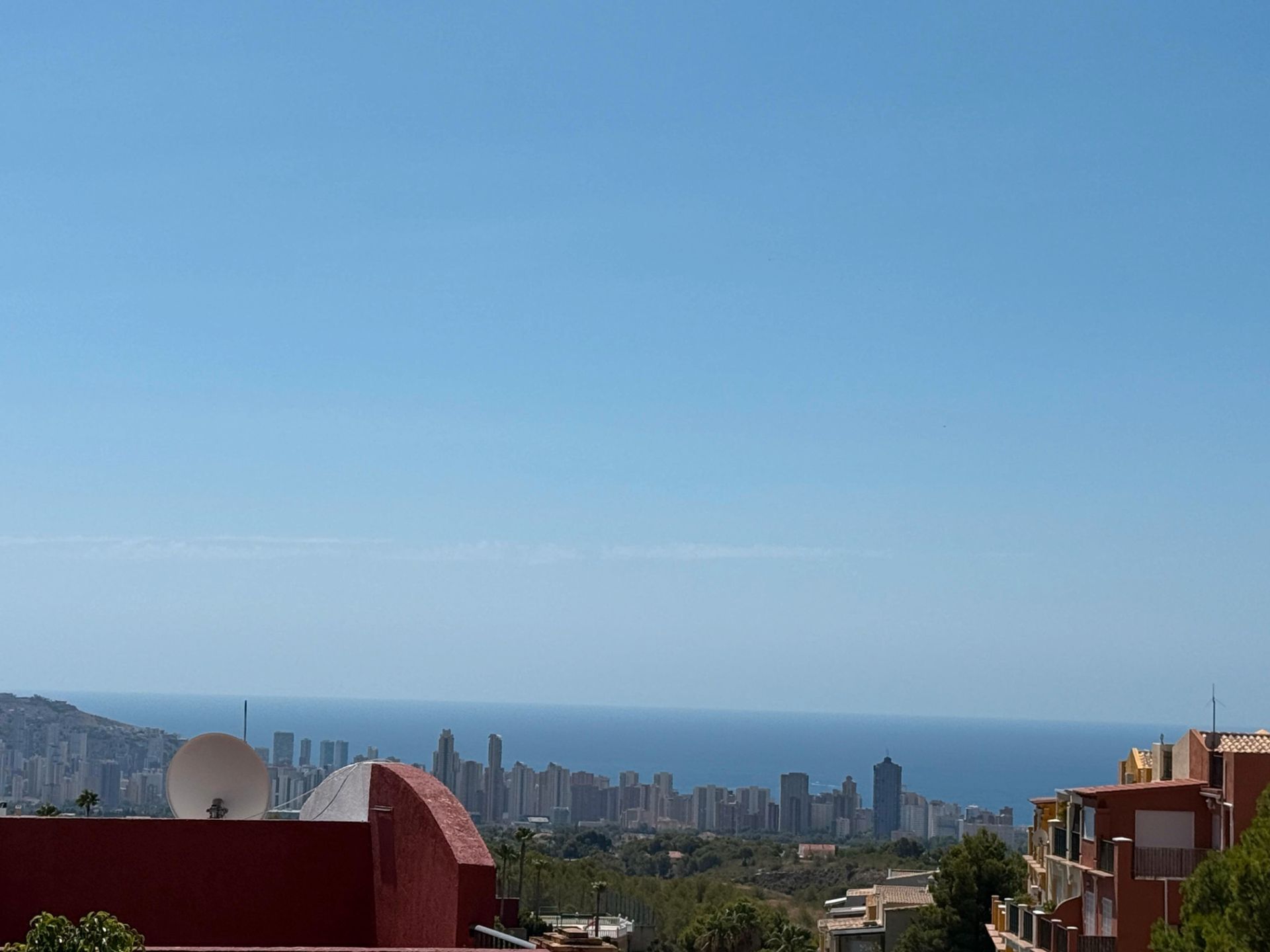 Exterior view of Single-family semi-detached for sale in La Nucia  with Air Conditioner, Private garden and Terrace