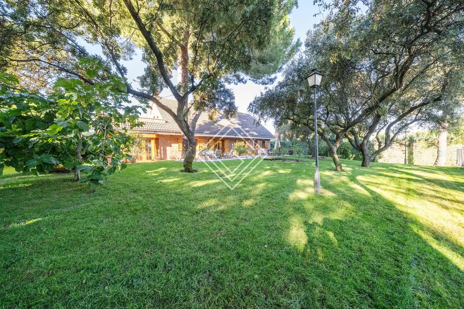 Jardín de Casa o chalet en venta en Pozuelo de Alarcón con Aire acondicionado, Calefacción y Jardín privado