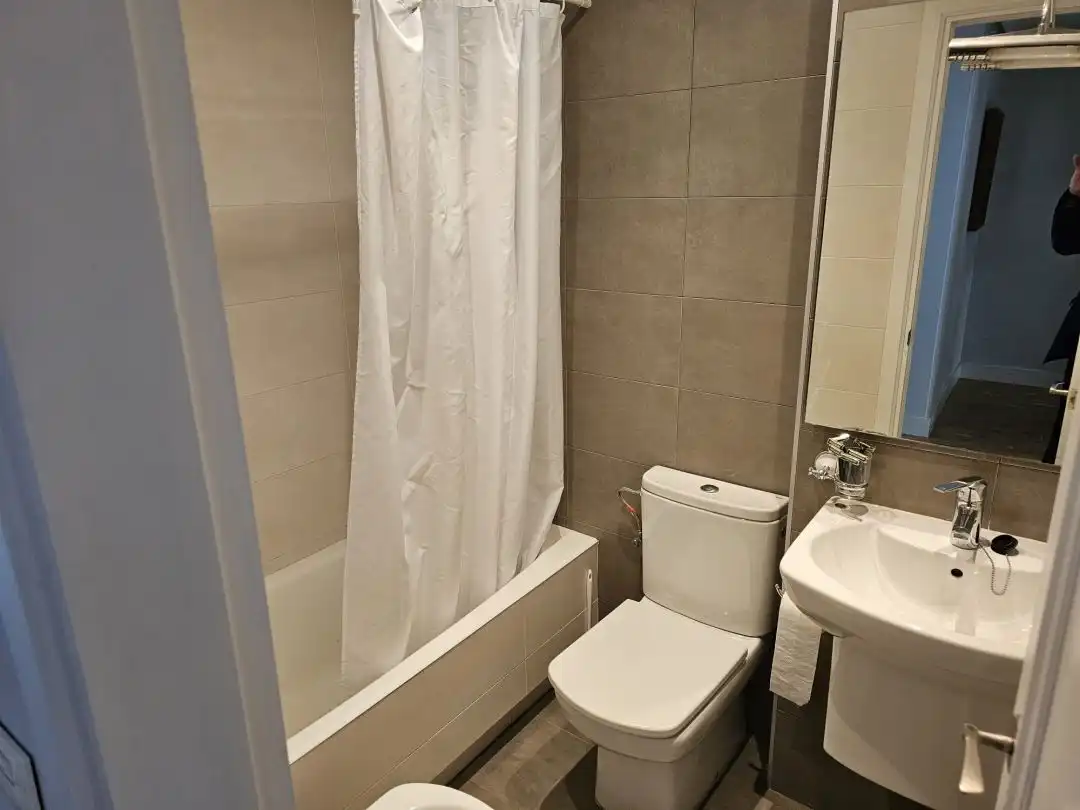 Baño de Piso de alquiler en Donostia - San Sebastián  con Calefacción y Balcón
