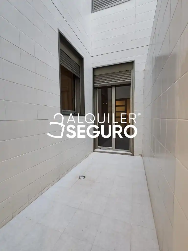Vista exterior de Pis de lloguer en Alicante / Alacant amb Aire condicionat, Terrassa i Piscina