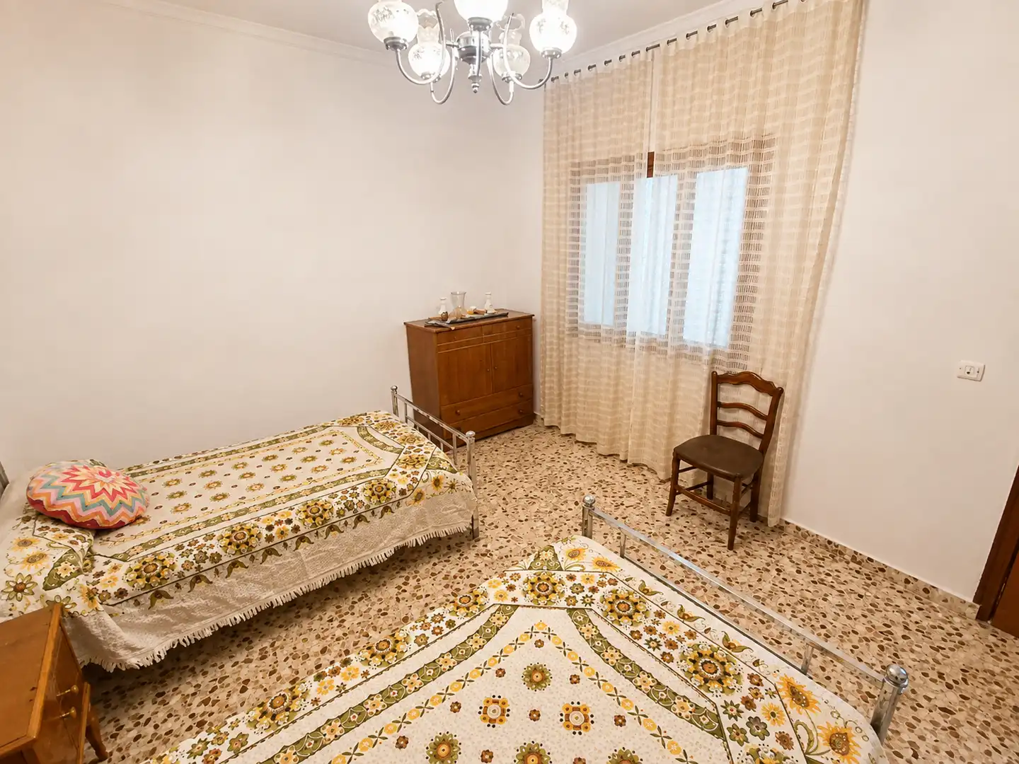 Habitación de Casa adosada en venta en Carrión de Calatrava con Calefacción, Terraza y Trastero