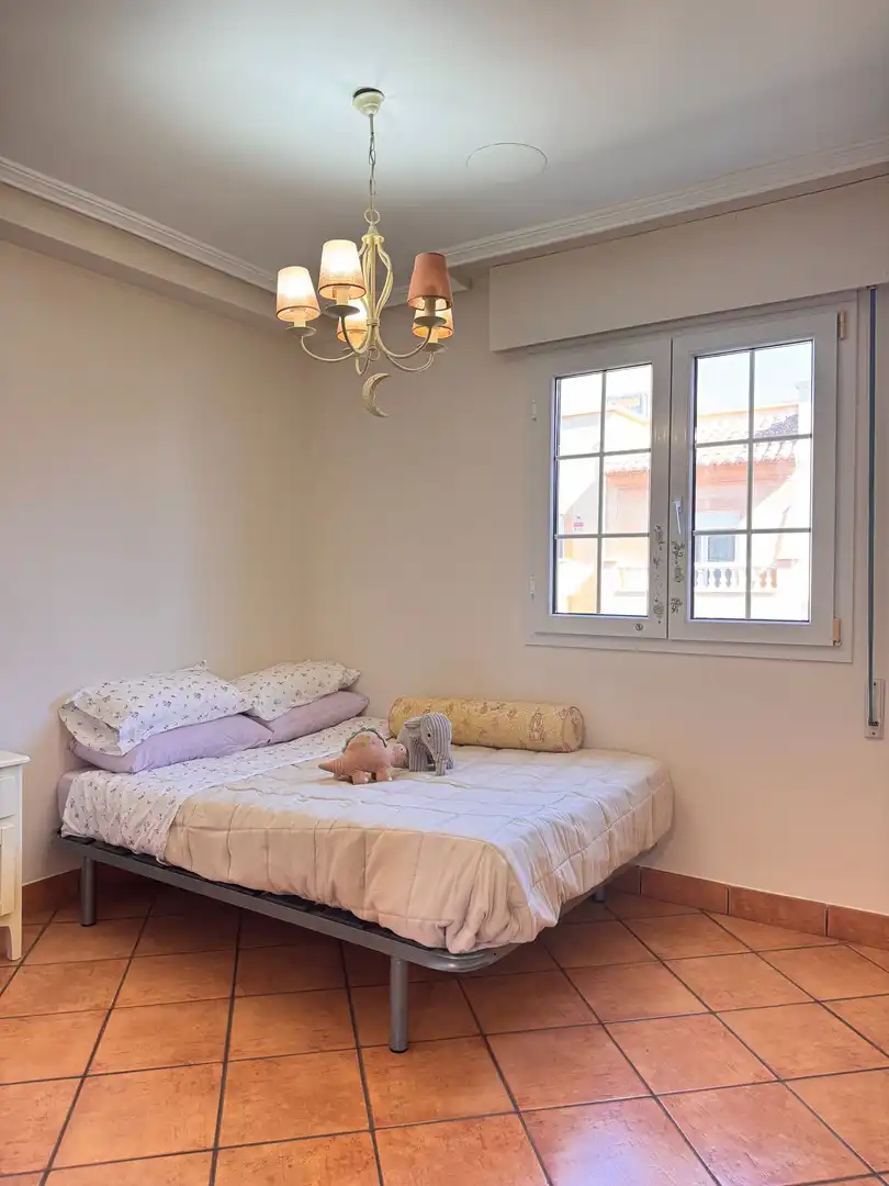 Dormitori de Casa adosada en venda en Roquetas de Mar amb Aire condicionat, Terrassa i Traster