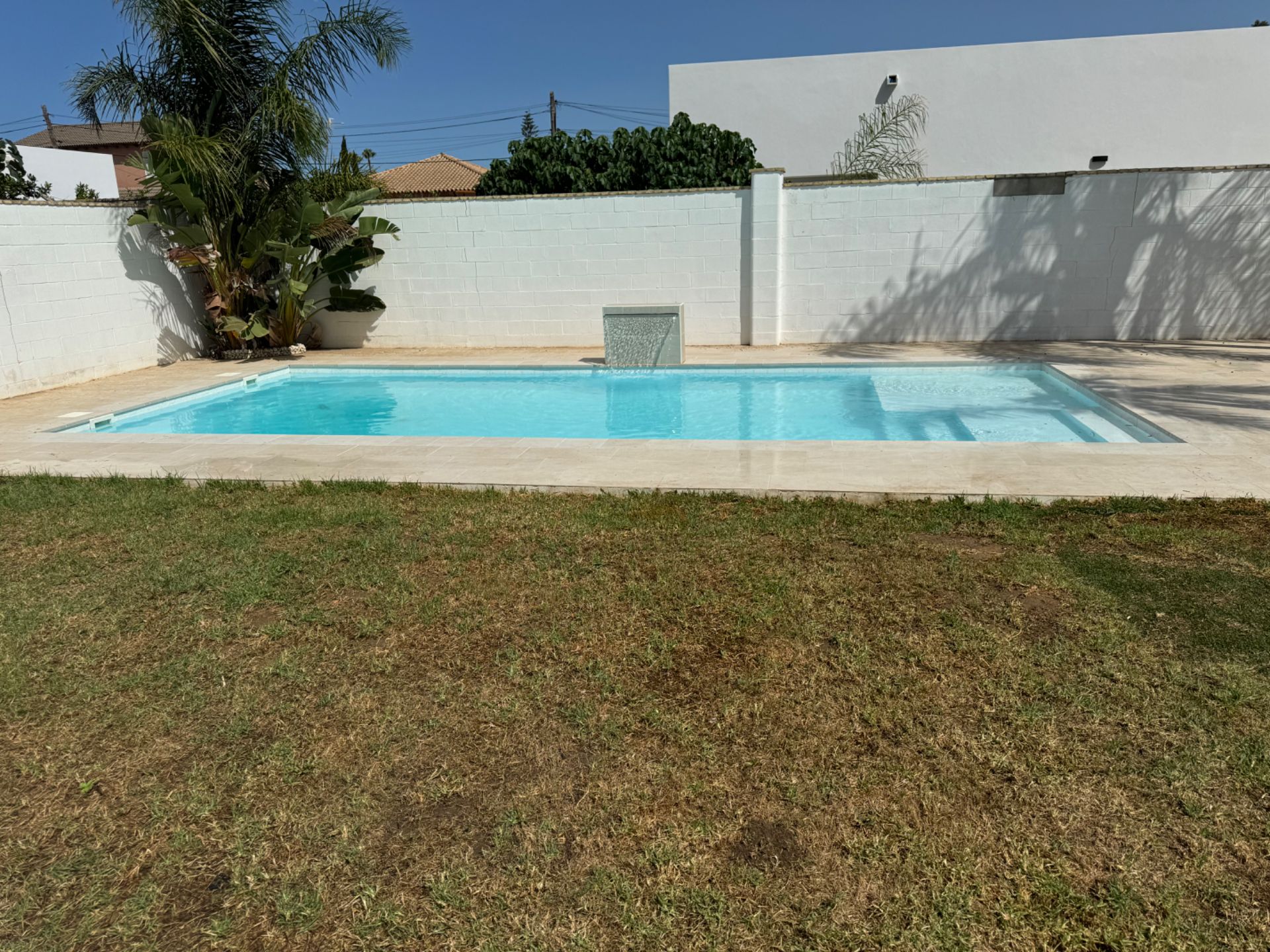 Piscina de Casa o xalet en venda en Sanlúcar de Barrameda amb Aire condicionat, Jardí privat i Terrassa