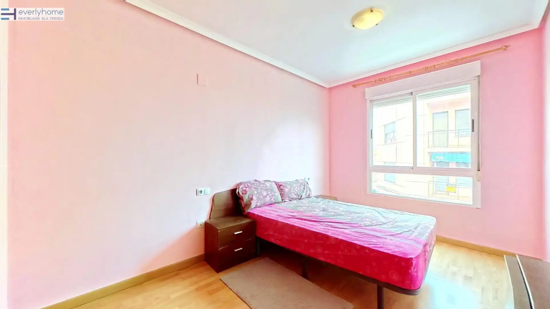 Habitación de Piso en venta en Castellón de la Plana / Castelló de la Plana con Parquet y Trastero