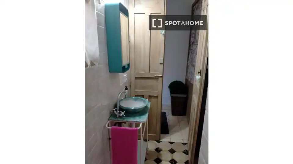Baño de Piso para compartir en Córdoba con Aire acondicionado, Calefacción y Terraza