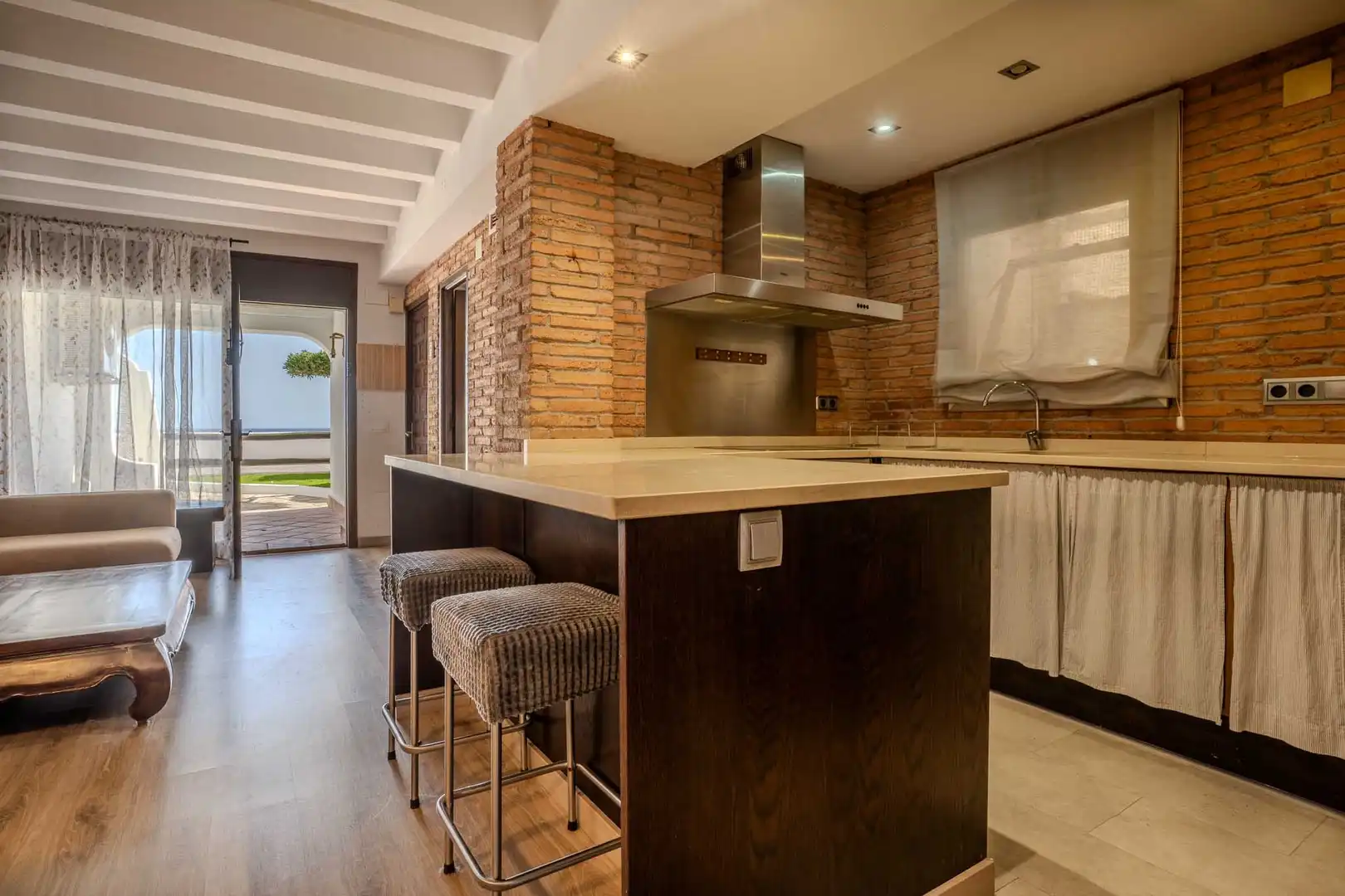 Flat for sale in CL LETRA M SANTA LLUCIA Es: Pl: Pt: VILANOVA I L, L'Aragai
