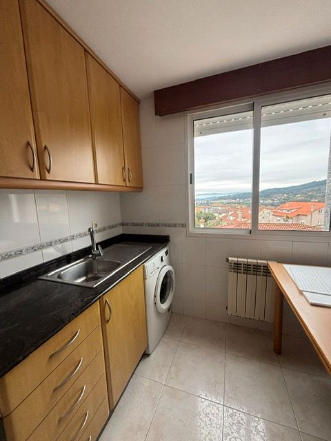 Cocina de Apartamento de alquiler en Santiago de Compostela  con Calefacción, Parquet y Trastero