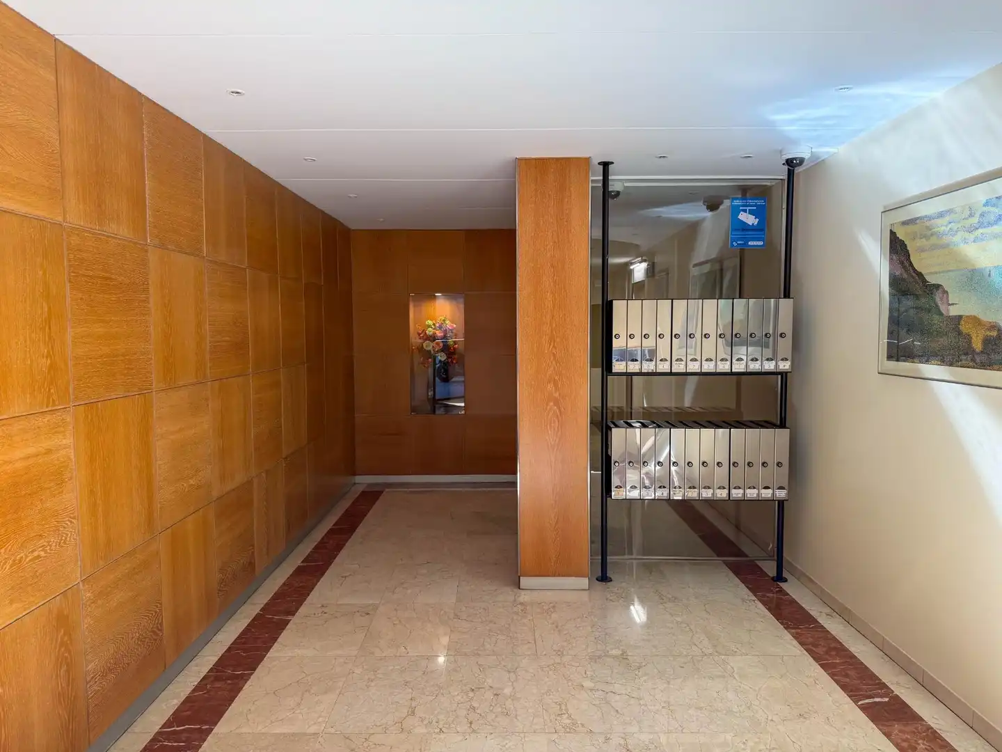 Wohnung zum Verkauf in Barcelona mit Klimaanlage, Heizung und Terrasse