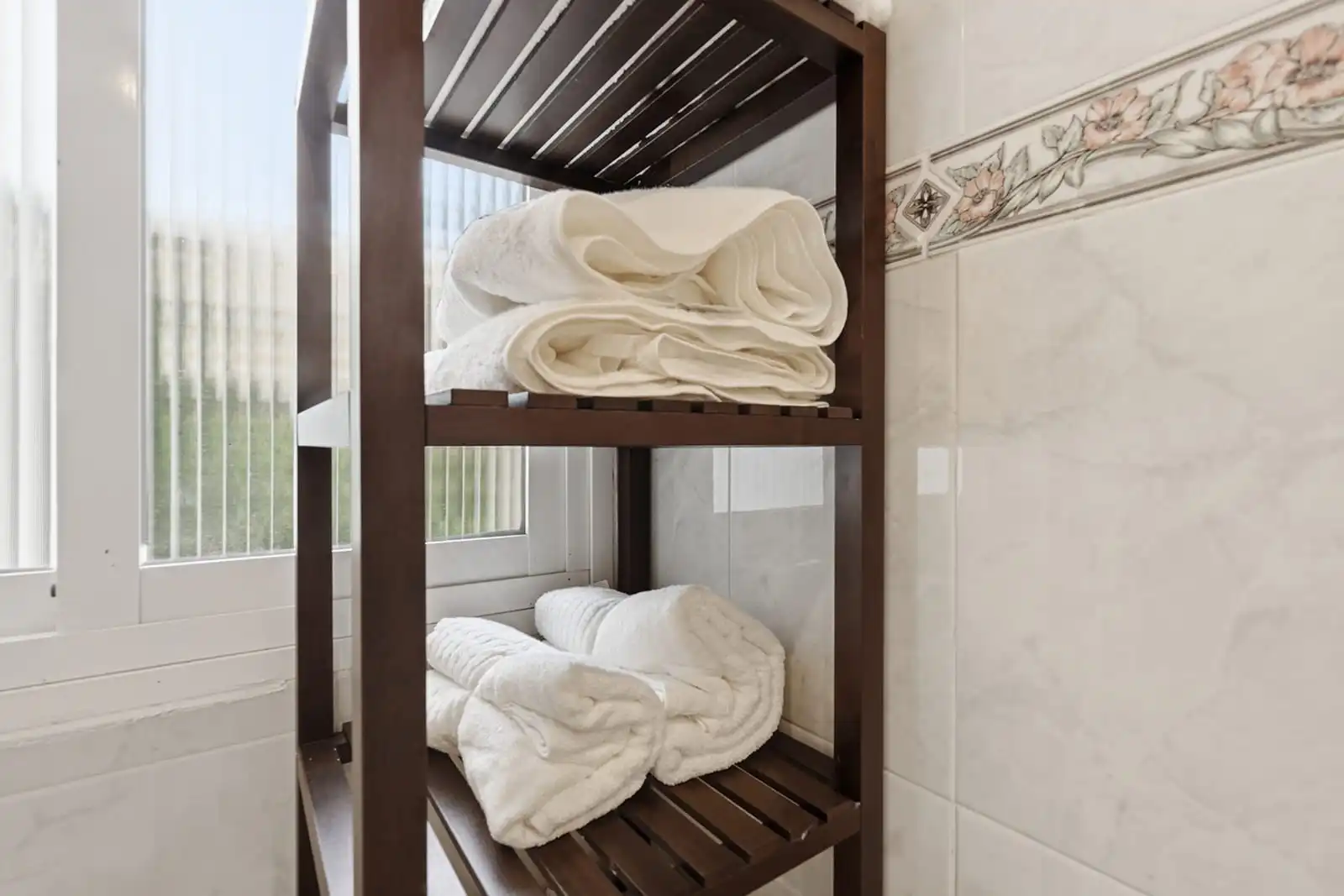 Baño de Apartamento de alquiler en Estepona con Terraza y Amueblado