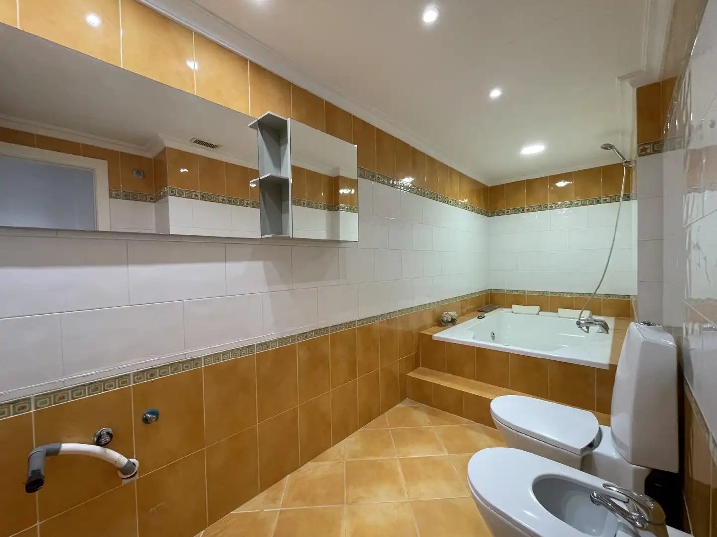 Baño de Piso de alquiler en Beniparrell con Aire acondicionado, Parquet y Terraza