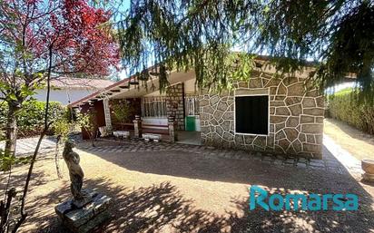 Exterior view of House or chalet for sale in Herradón de Pinares