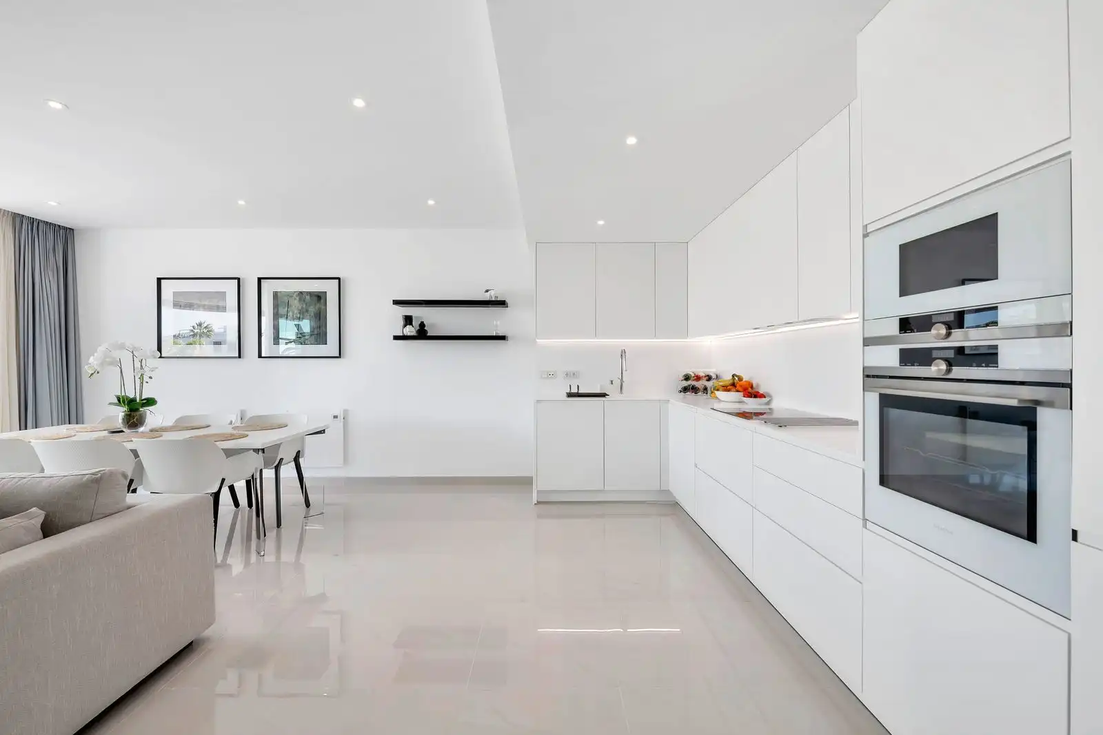 Cocina de Apartamento en venta en Estepona con Terraza, Trastero y Amueblado