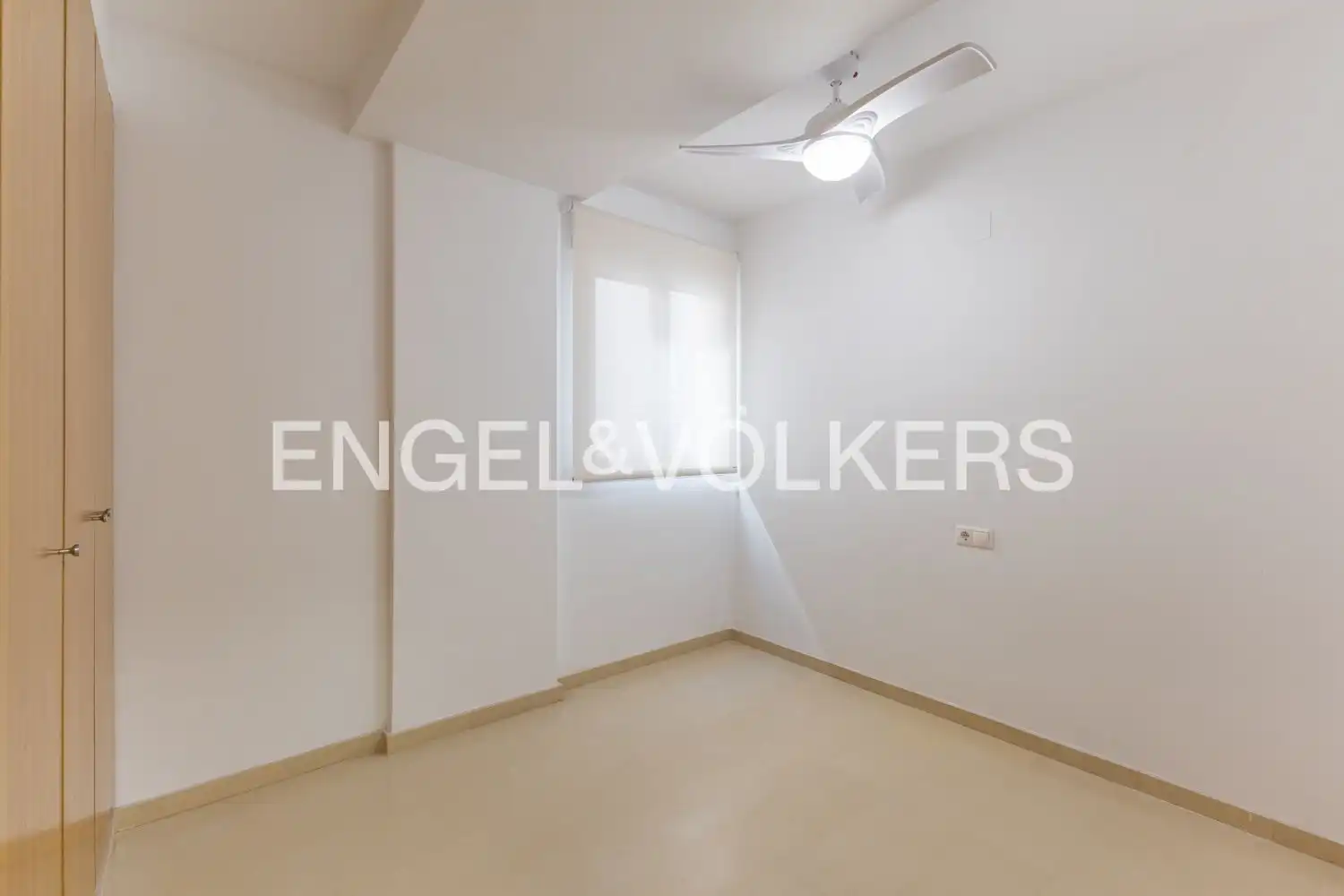 Ático de alquiler en Rafelbuñol / Rafelbunyol con Aire acondicionado, Calefacción y Jardín privado