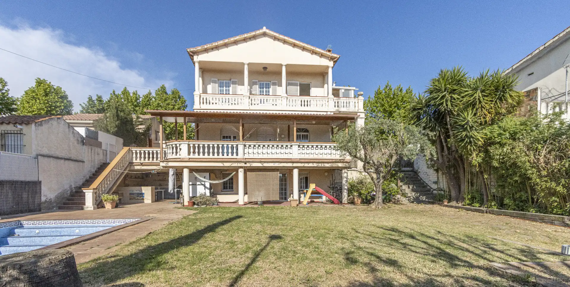 Außenansicht von Haus oder Chalet zum Verkauf in El Masnou mit Klimaanlage, Heizung und Privatgarten