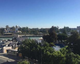 Vista exterior de Dúplex de lloguer en  Sevilla Capital amb Aire condicionat i Moblat