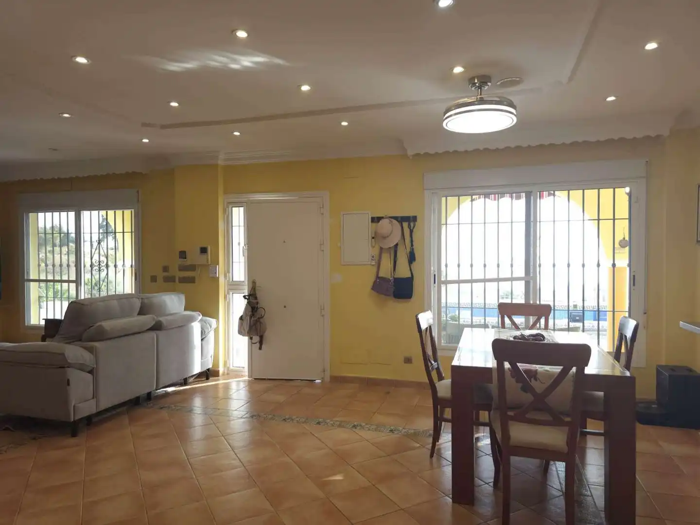 Menjador de Finca rústica en venda en Arucas amb Aire condicionat, Piscina i Moblat