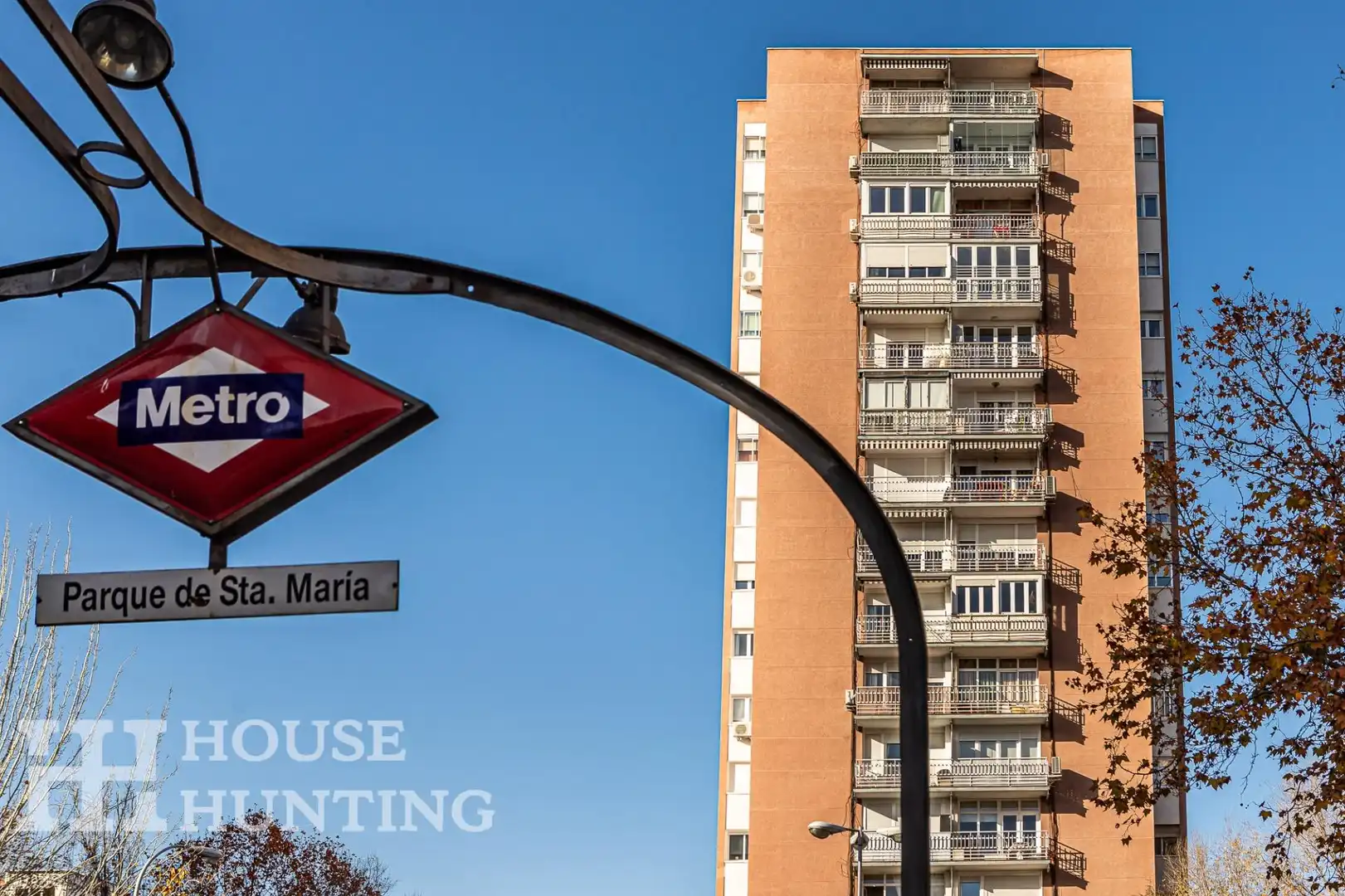 Vista exterior de Piso en venta en Madrid con Calefacción