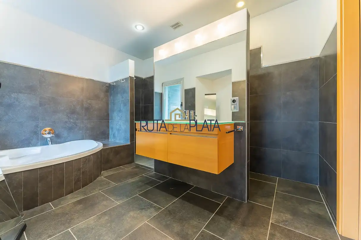 Baño de Casa o chalet en venta en Zamora Capital  con Calefacción, Jardín privado y Piscina