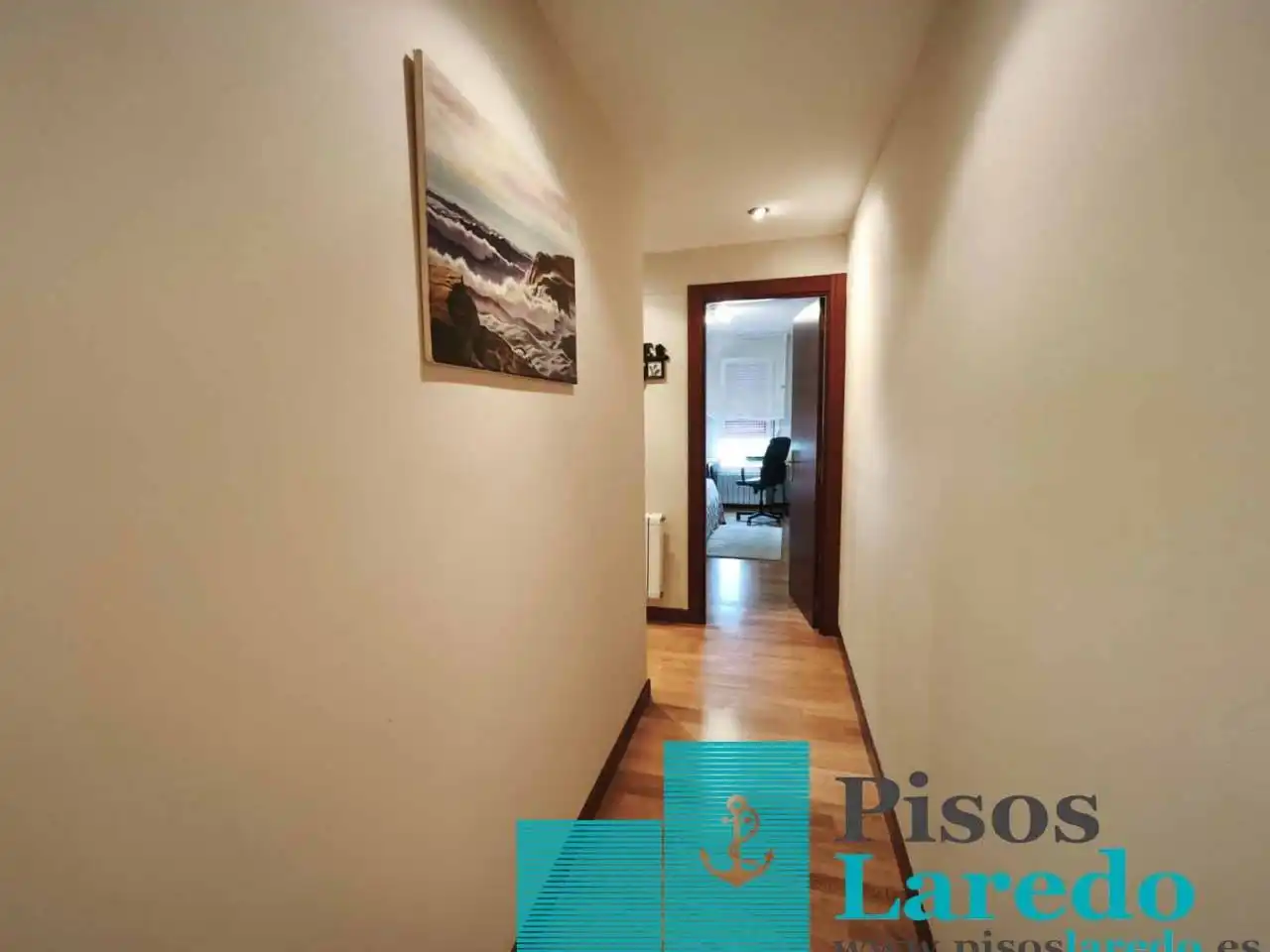 Piso en venta en Laredo con Calefacción, Parquet y Amueblado