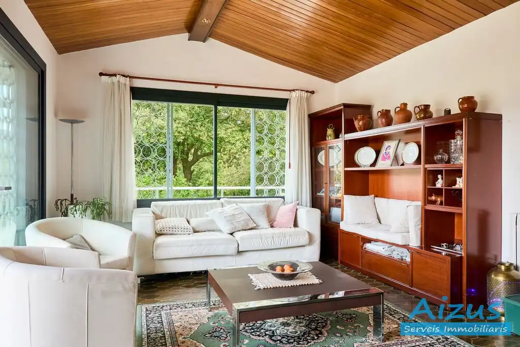 Sala de estar de Casa o chalet en venta en Seva con Aire acondicionado, Calefacción y Jardín privado