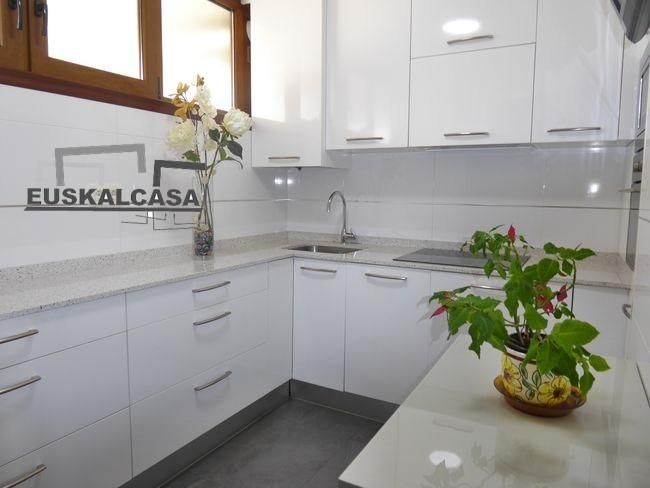 Cuina de Pis en venda en Bilbao  amb Calefacció i Terrassa
