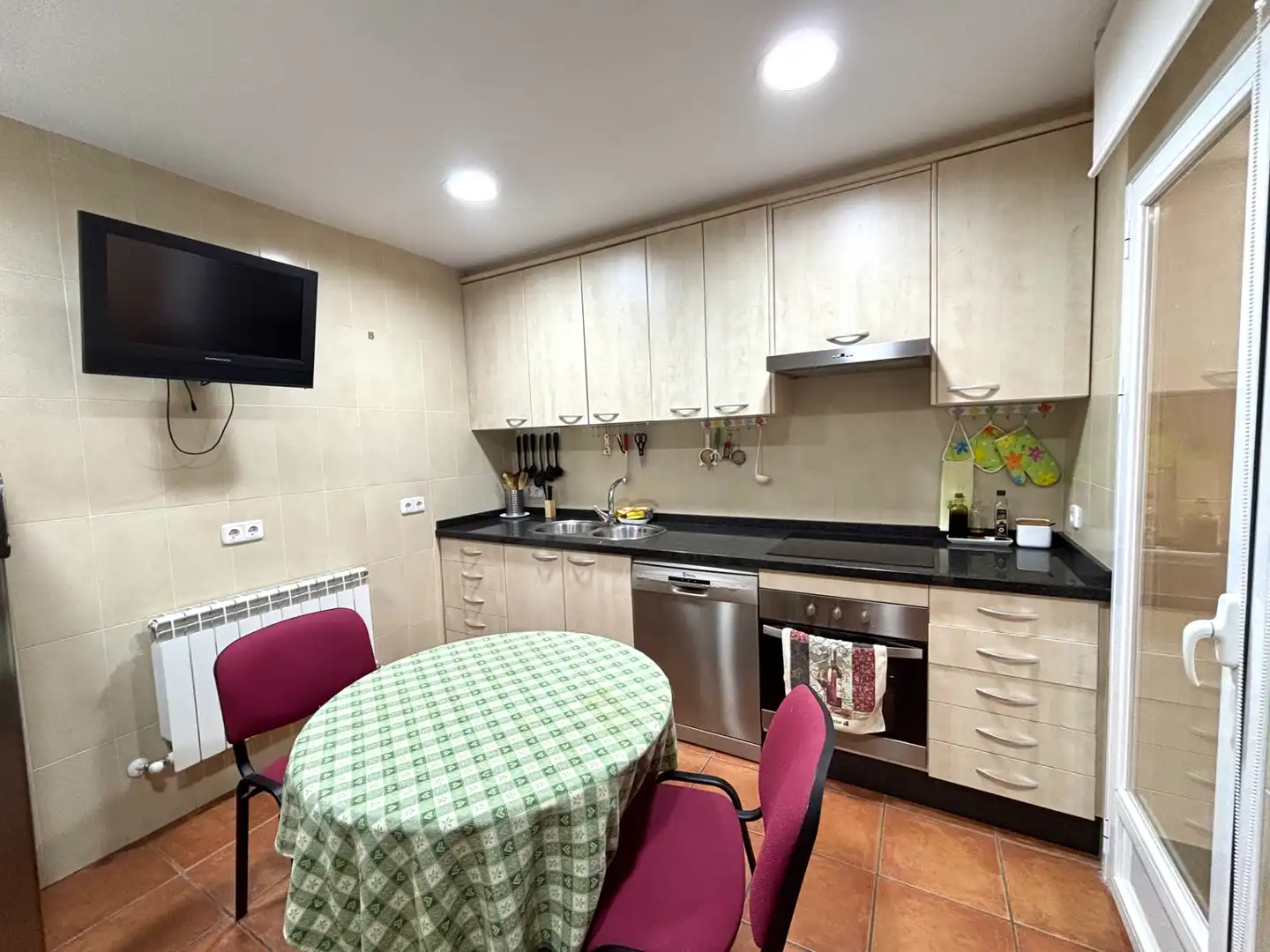 Kitchen of Flat for rent in Plasencia  with Air Conditioner, Heating and Parquet flooring
