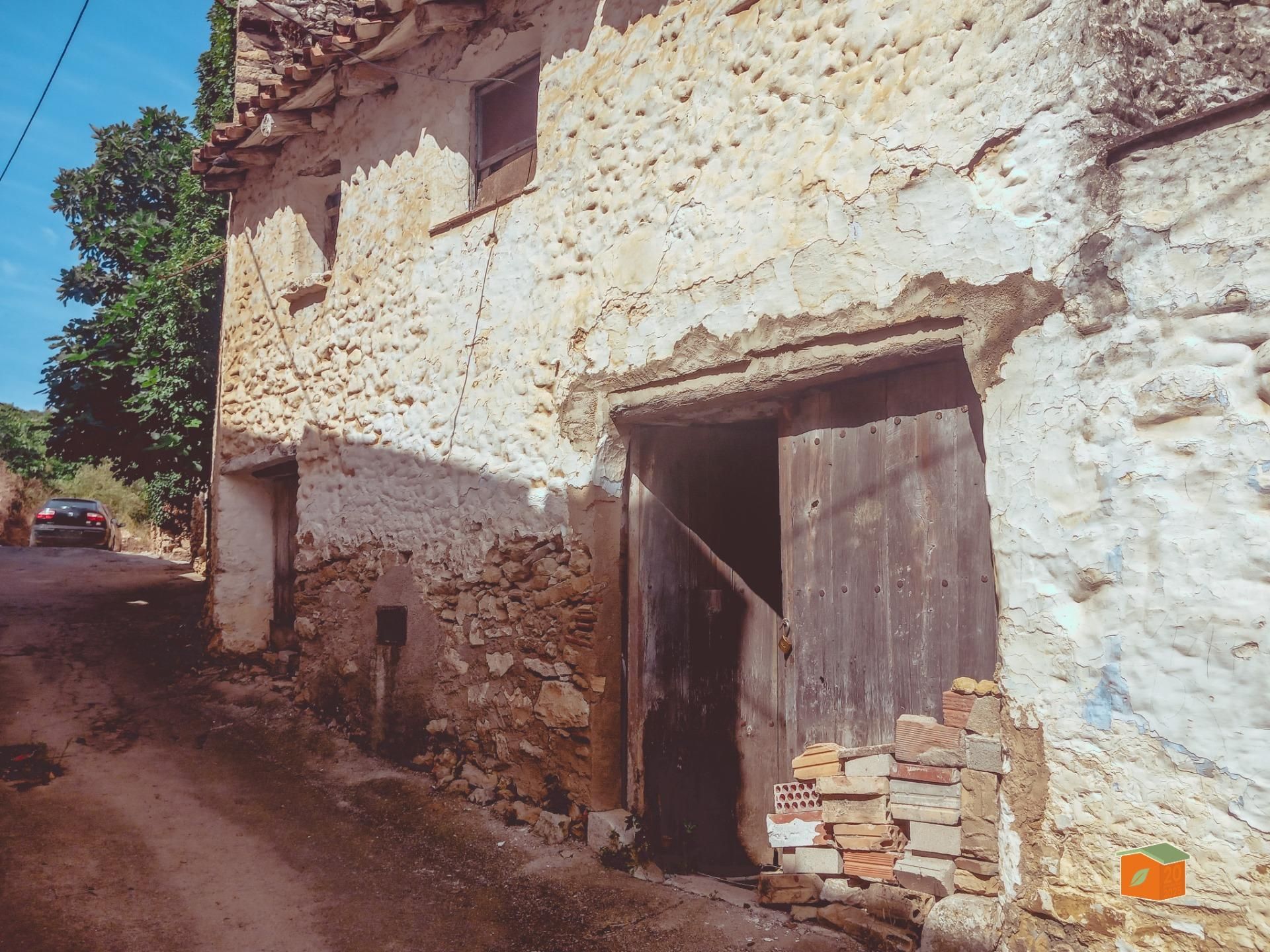 Vista exterior de Casa o xalet en venda en Godall amb Jardí privat i Terrassa