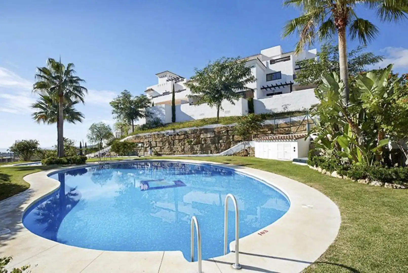 Jardí de Apartament en venda en Casares amb Aire condicionat, Terrassa i Piscina