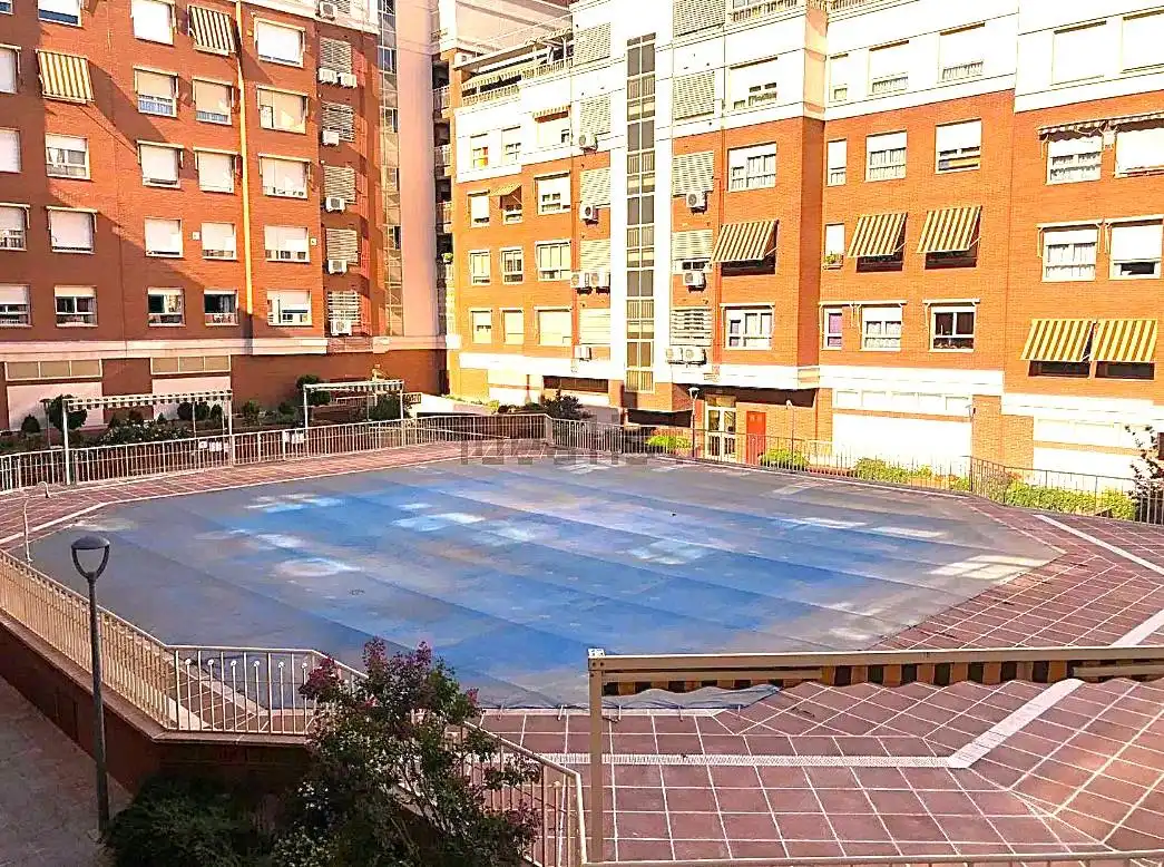 Außenansicht von Wohnung zum Verkauf in Madrid mit Klimaanlage, Heizung und Parkett