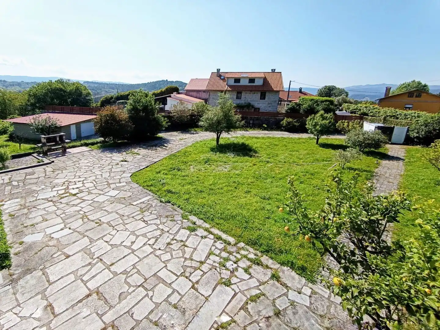 Jardí de Casa o xalet en venda en Pontevedra Capital  amb Jardí privat, Terrassa i Traster