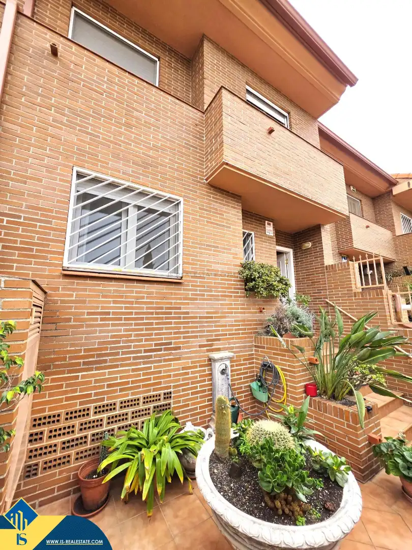 Exterior view of Houses for sale in Alicante / Alacant  with Terrace, Furnished and Community pool