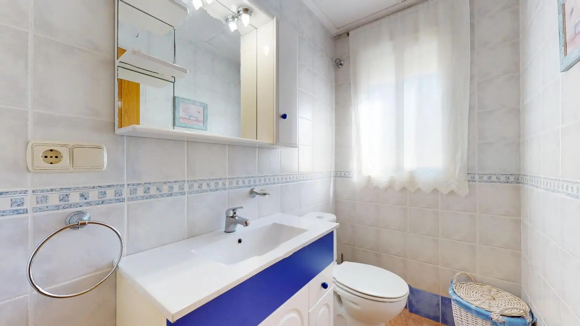 Baño de Dúplex en venta en San Pedro del Pinatar con Terraza, Amueblado y Piscina comunitaria