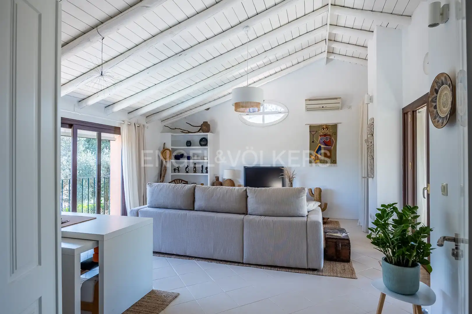 Sala d'estar de Casa o xalet en venda en Espartinas amb Aire condicionat, Calefacció i Jardí privat