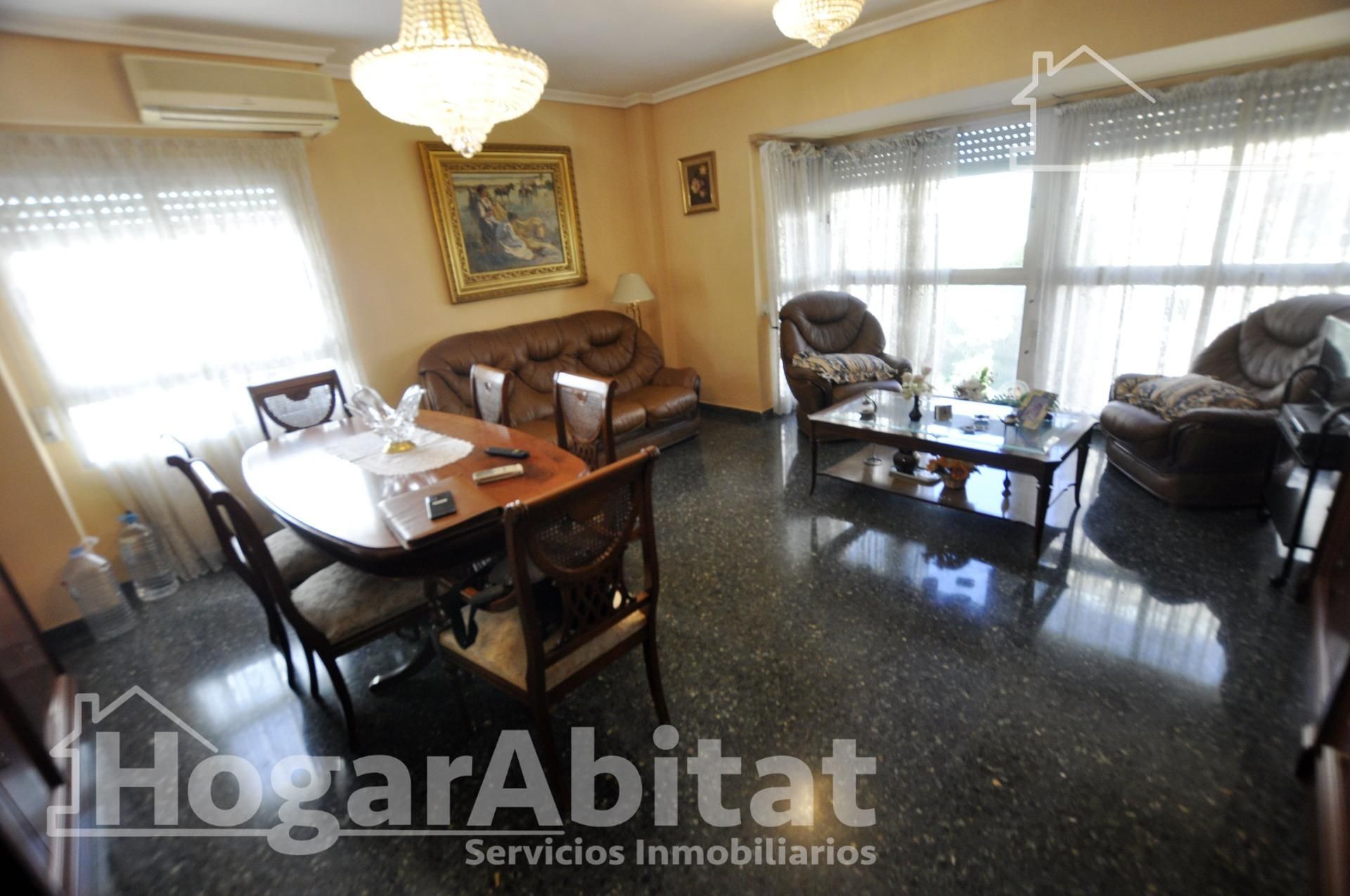 Sala d'estar de Pis en venda en  Valencia Capital amb Aire condicionat