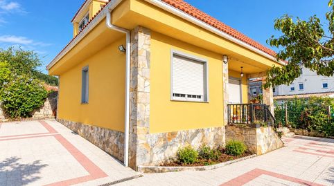 Foto 2 de Casa o xalet en venda a Calle Vilarrodís, Oseiro, Arteixo