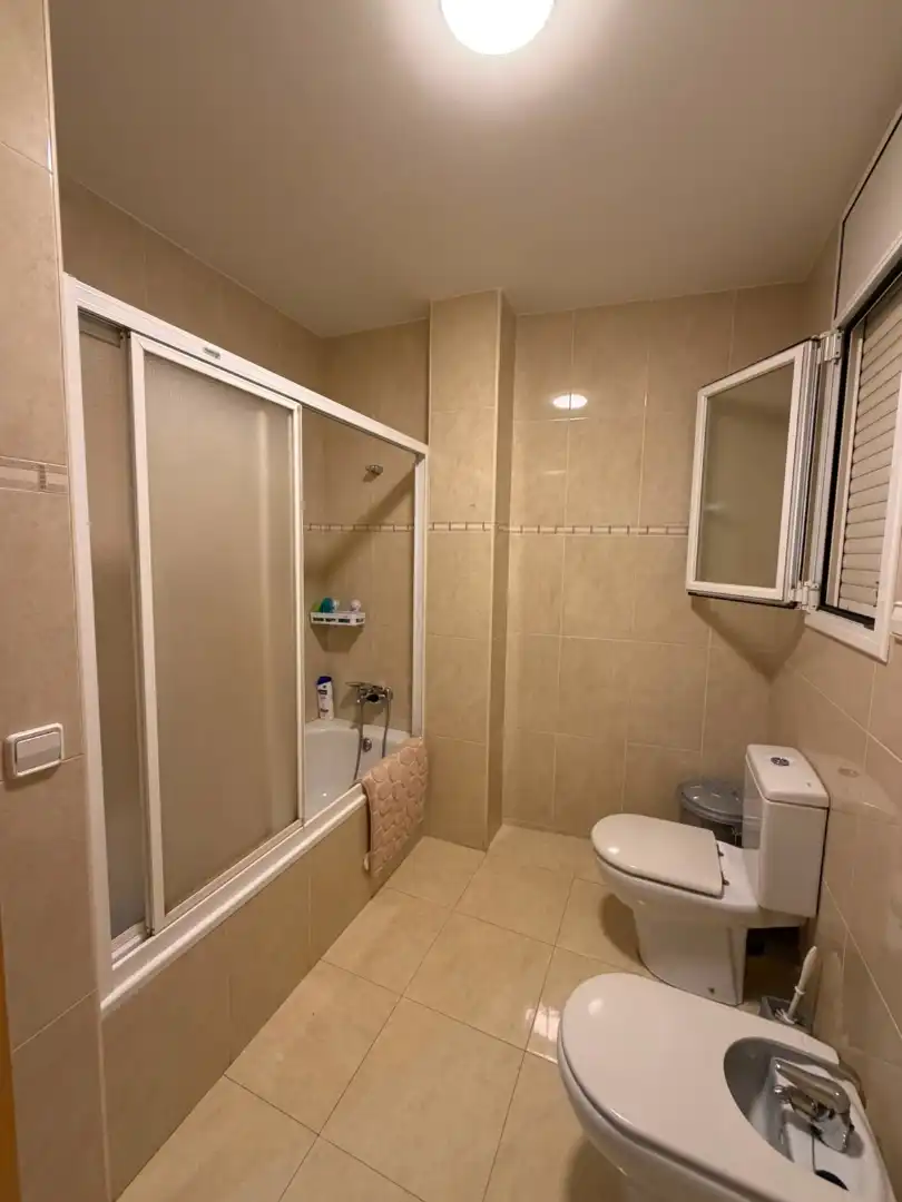 Bathroom of Flat for sale in Bellpuig  with Air Conditioner, Heating and Parquet flooring