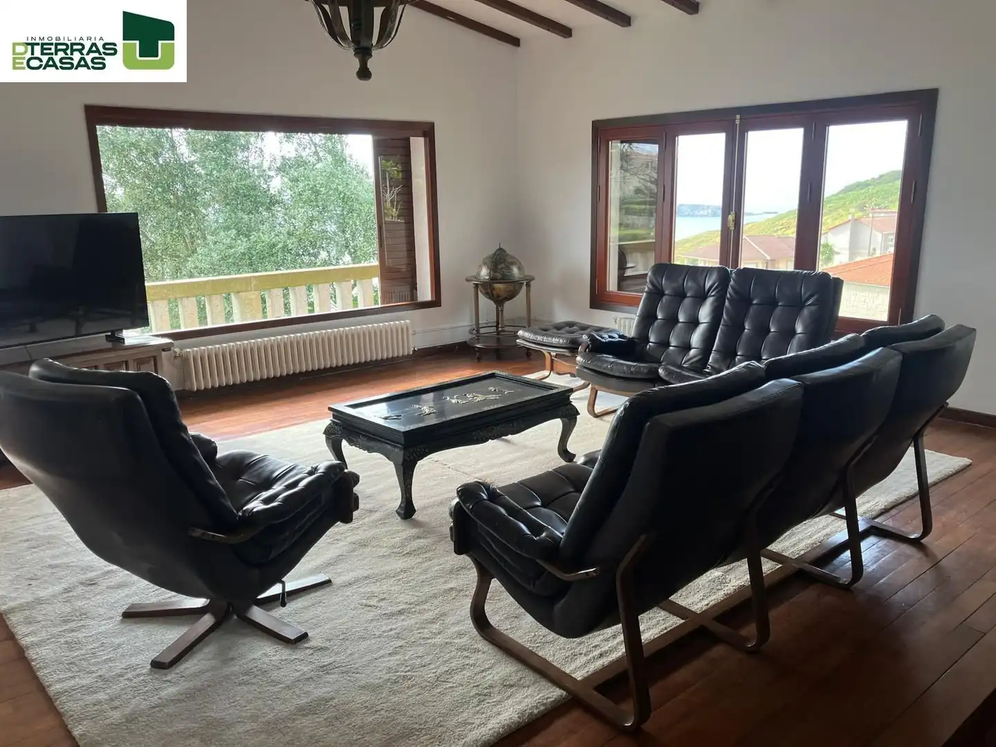 Wohnzimmer von Haus oder Chalet zur Miete in Sanxenxo mit Klimaanlage, Privatgarten und Parkett