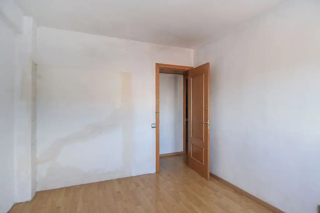 Piso en venta en C/ Pedraforca, Ciutat Meridiana