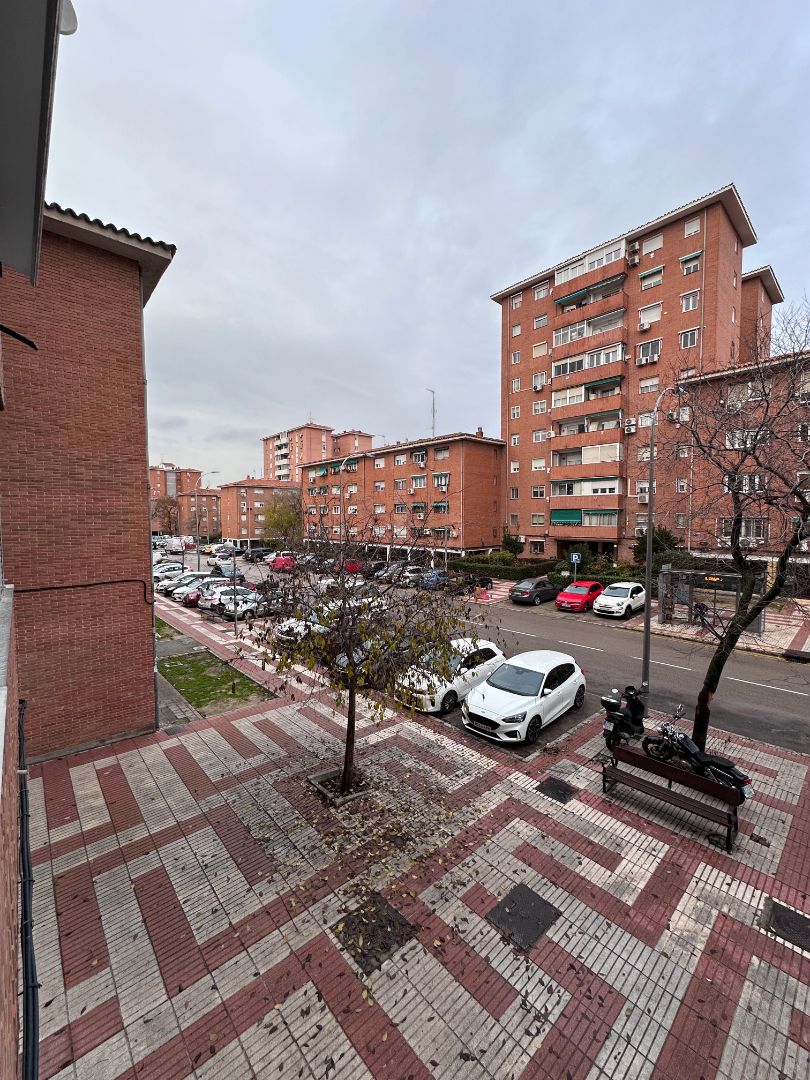 Vista exterior de Piso en venta en  Madrid Capital con Terraza y Horno