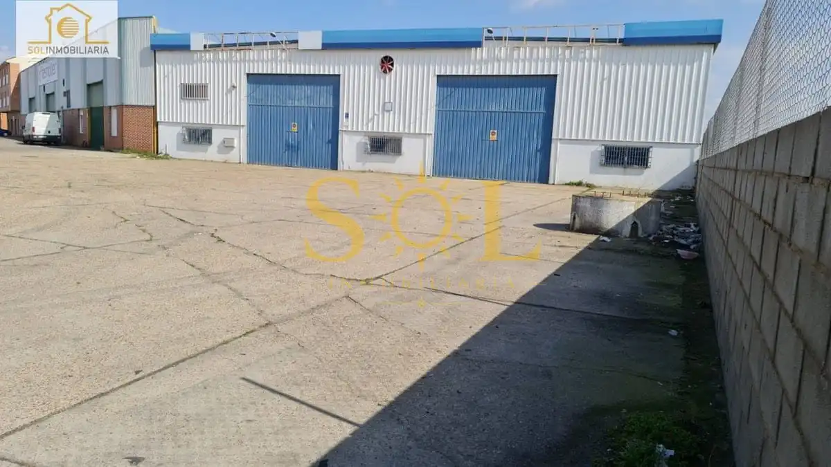 Nau industrial en venda a Onzonilla