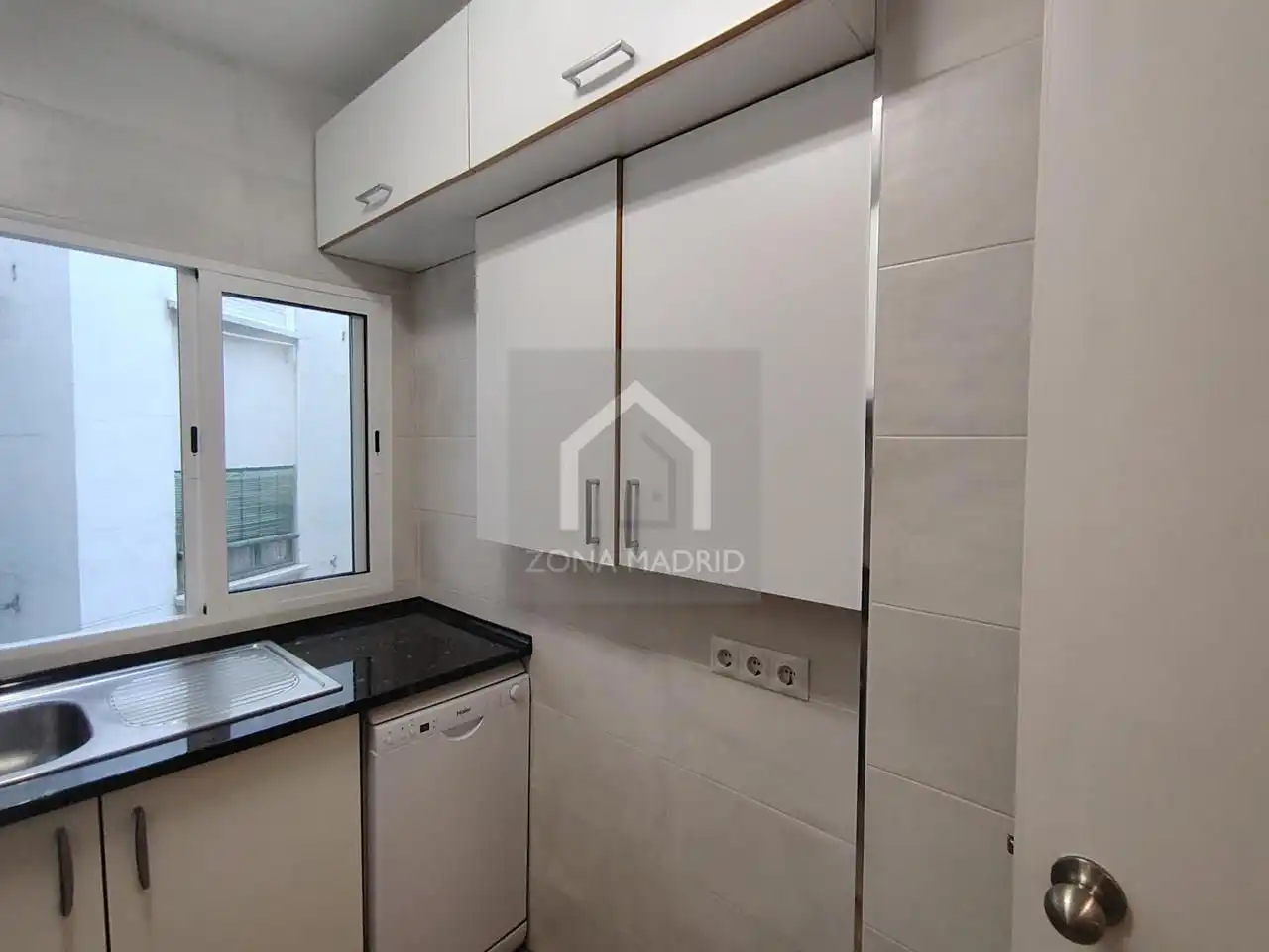 Cocina de Piso en venta en Madrid con Terraza
