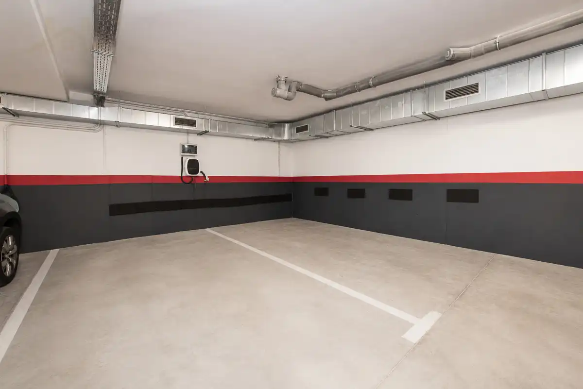 Parking de Dúplex en venta en Pozuelo de Alarcón con Aire acondicionado, Calefacción y Terraza