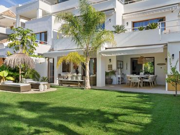 Piano terra con balcone in vendita a Nueva Andalucía