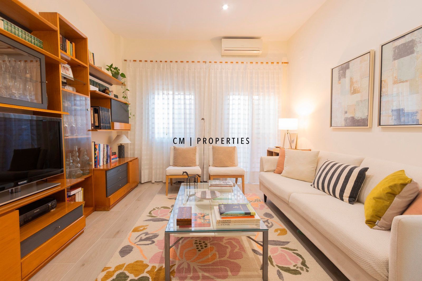 Living room of Single-family semi-detached for sale in Moncada  with Air Conditioner, Heating and Furnished