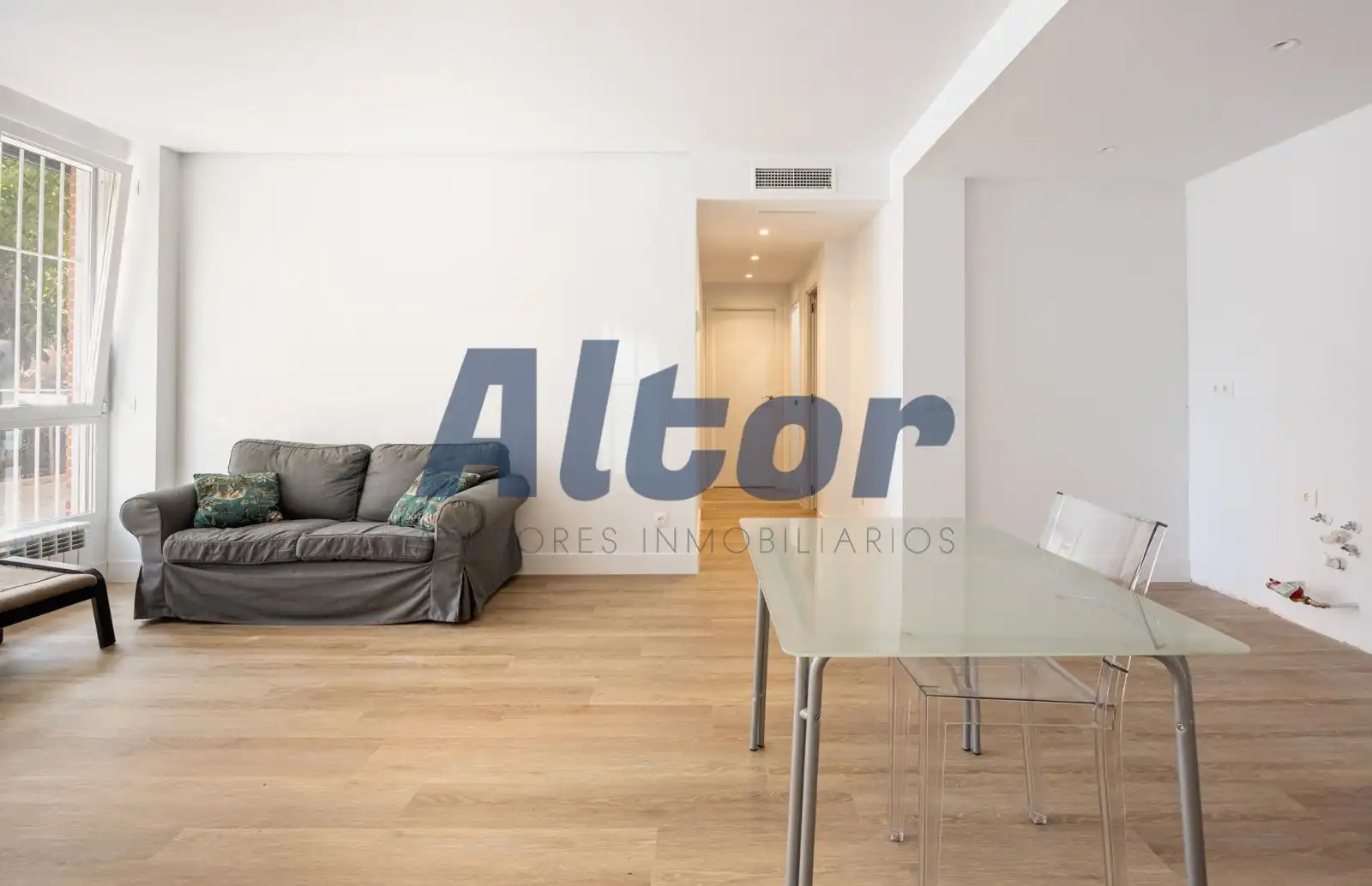 Bedroom of Flat for sale in Madrid  with Air Conditioner and Heating