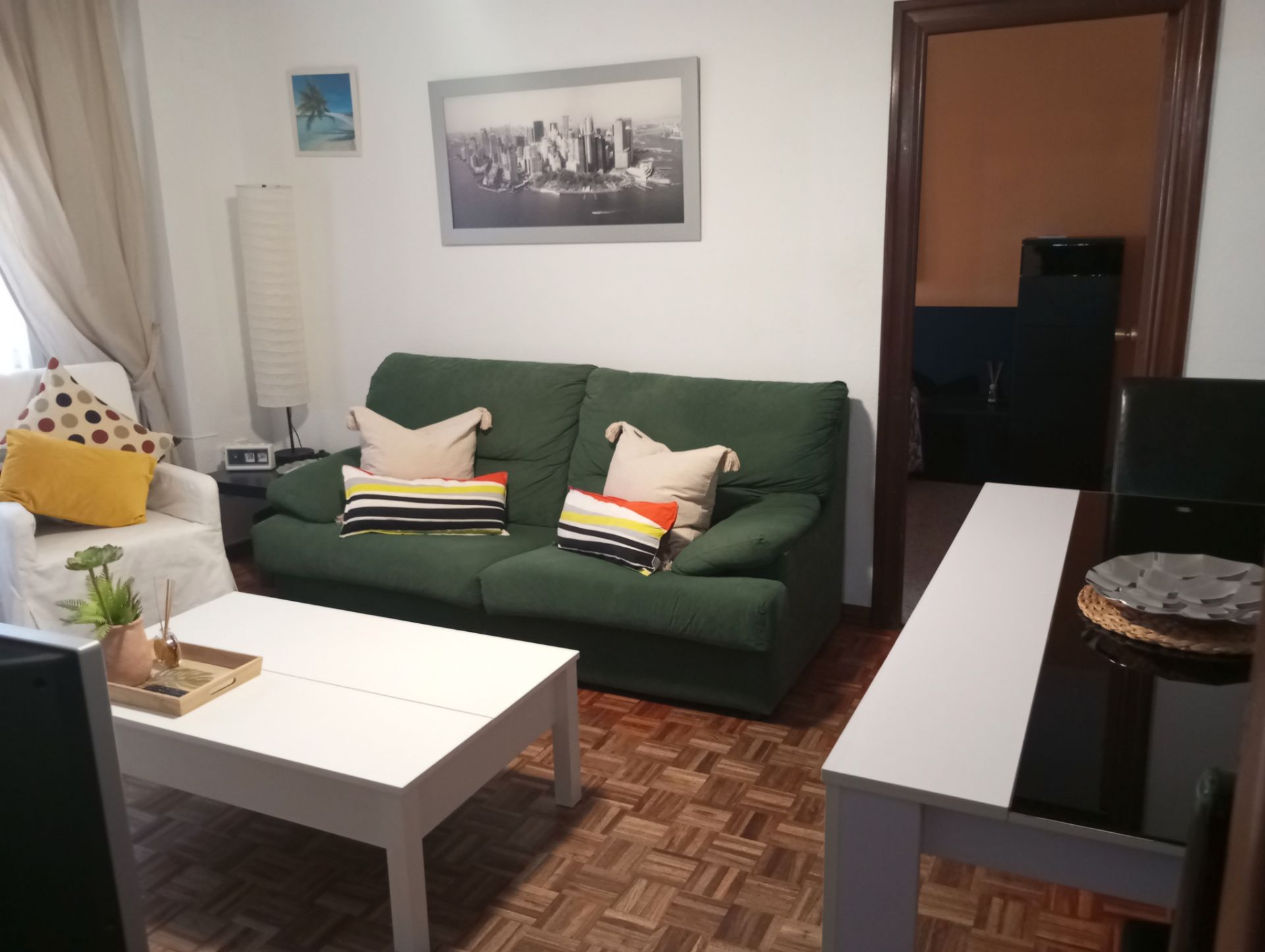 Living room of Flat to rent in  Zaragoza Capital  with Heating, Parquet flooring and Terrace